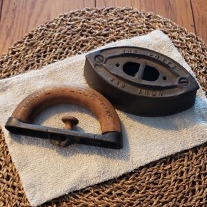 Mrs. Potts Iron With Handle